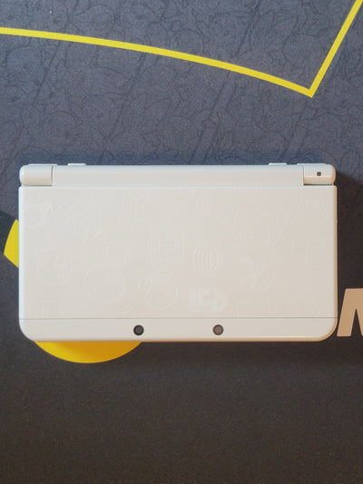 New Nintendo 3DS - Super Mario White Edition